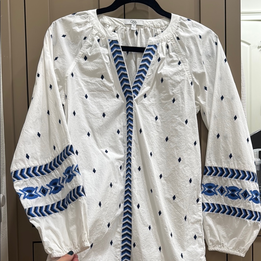 Women's White and Blue Embroidered Blouse